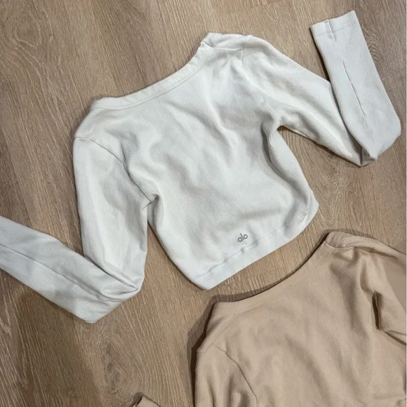 ALO YOGA cropped & ribbed long sleeved tees - Picture 4 of 8